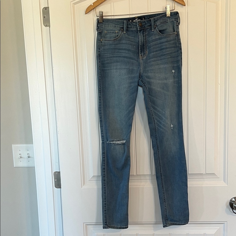 Hollister high rise super Skinny Jeans Size 5 or 27